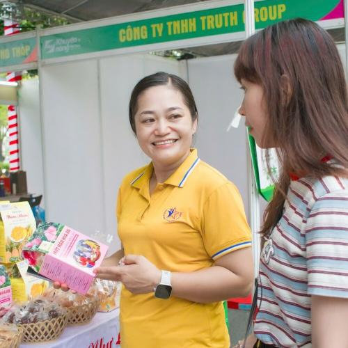 Hội Nữ Doanh Nhân Đồng Tháp Tham Gia Hội Chợ Triển Lãm Sản Phẩm Nông Nghiệp Vùng Đồng Bằng Sông Cửu Long Năm 2024